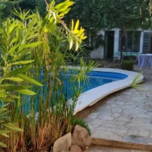 https://hermosa-habitacion-con-parque-y-piscina.hotelsmendoza.com
